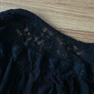 Black short sleeve top with lace collar - Grayson